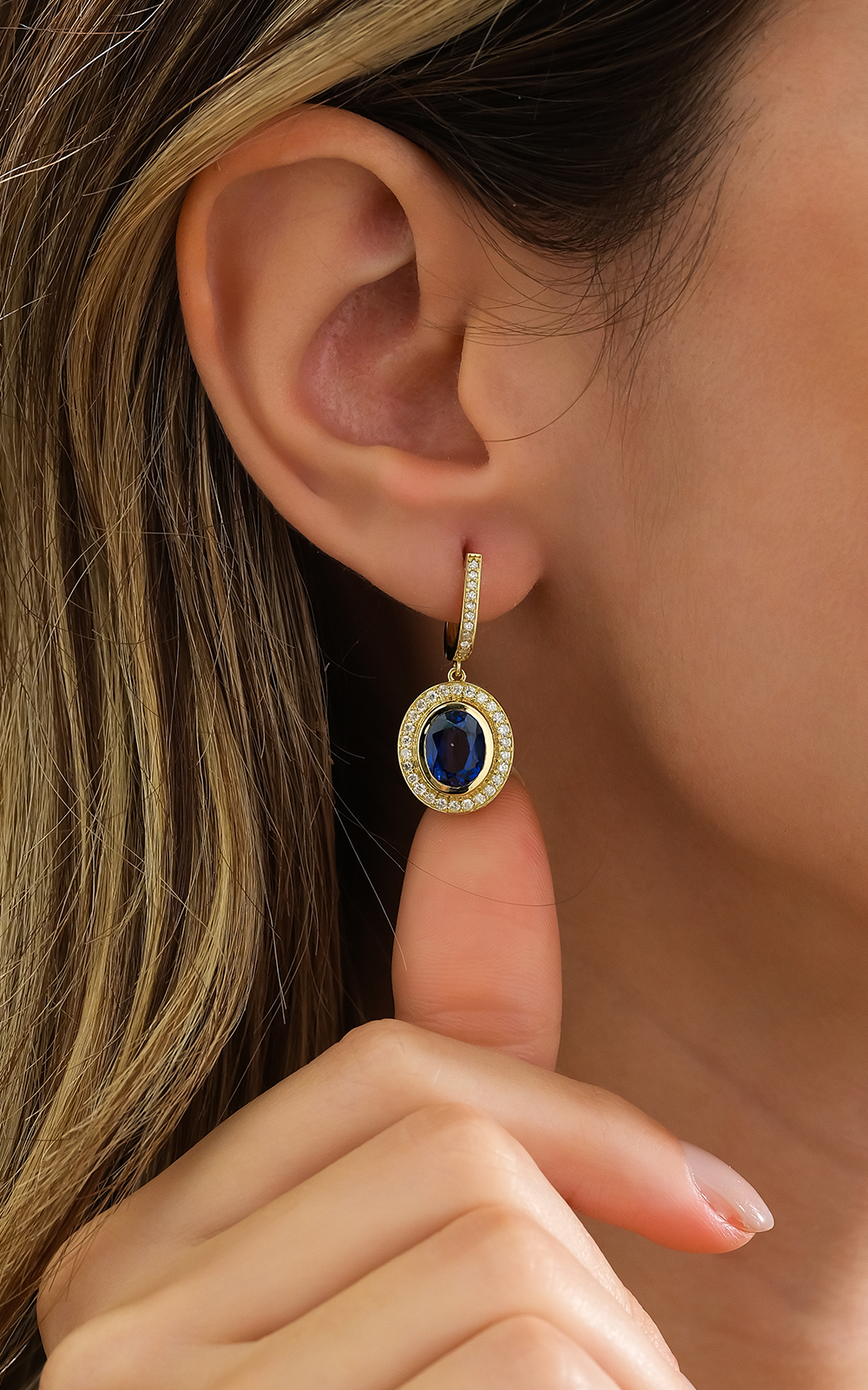 Oval Sapphire Diamond Earring